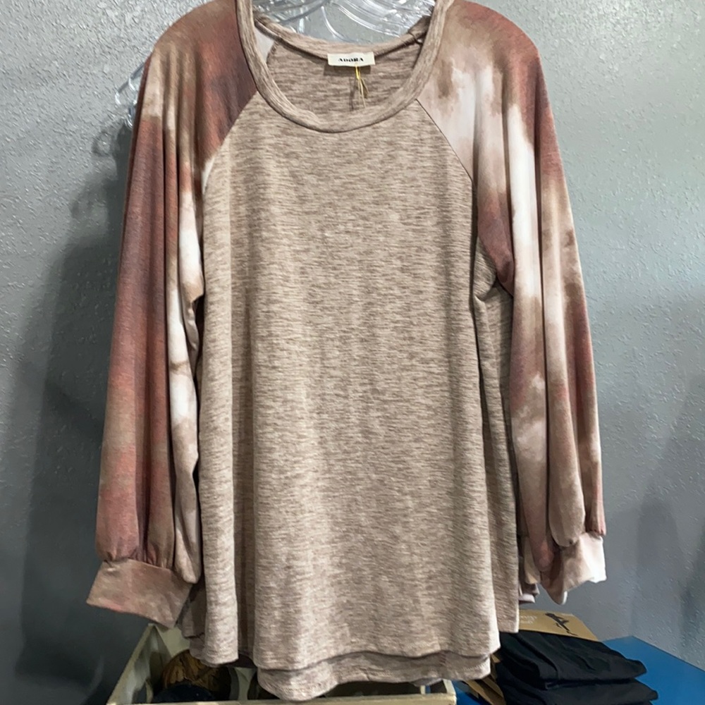 Shirt with tie dyed long sleeves